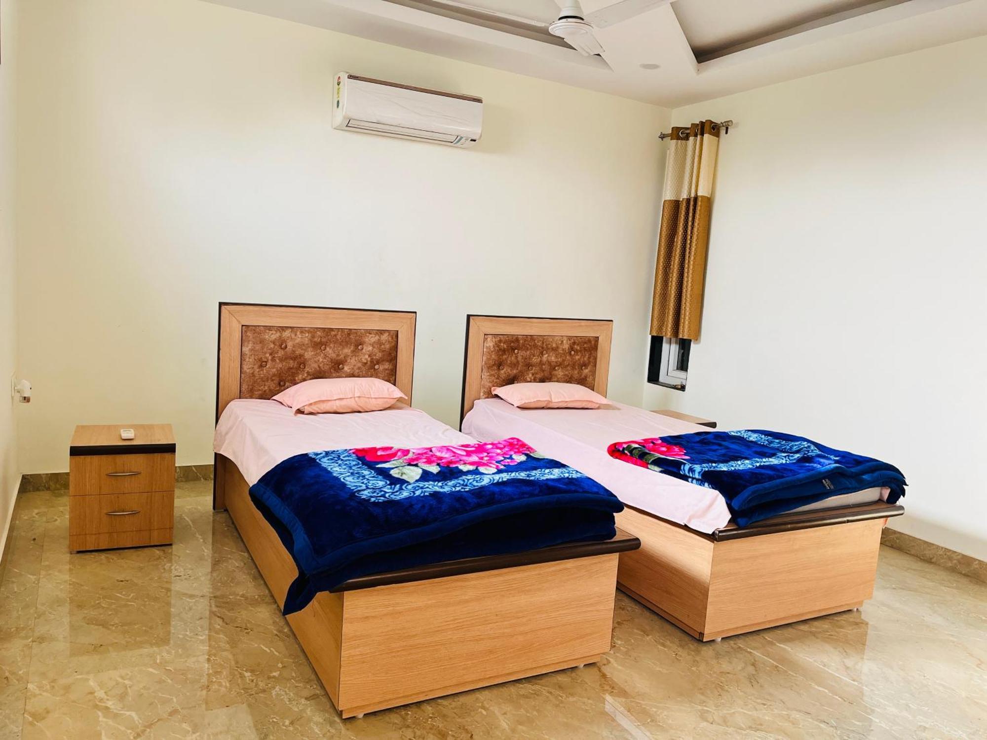 Hare Krishna Homes Jhalwa Allāhābād Junction Exteriör bild