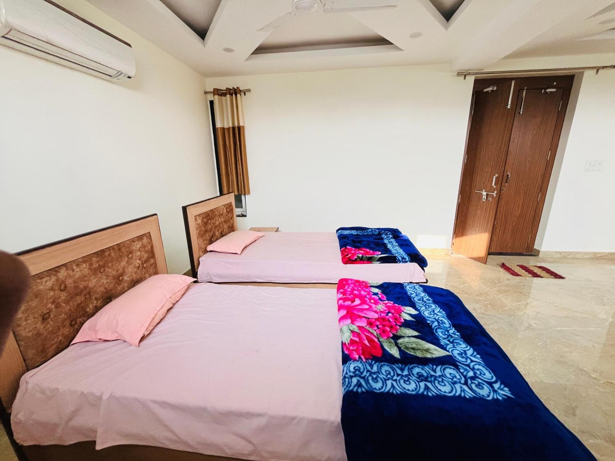 Hare Krishna Homes Jhalwa Allāhābād Junction Exteriör bild
